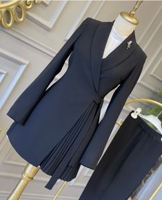 Blazer Outfits For Women, Corporate Attire, Stylish Women Fashion, Woman Suit Fashion, Classy Dress Outfits, Classy Casual Outfits