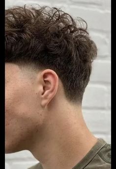 Modern Muller Men, Mullet Type Haircut, Low Temple Fade, Men Low Taper, Low Fade Curly Hair, Taper Fade Long Hair, Perm Hair Men, Curly Hairstyles Men, Hair Types Men