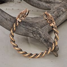 Hati & Sköll Armring, Silver and Bronze The Moon And The Sun, Viking Wallpaper, Moon And The Sun, Viking Braids, Viking Drinking Horn, Triangular Pattern, 1000 Years, Viking Age, Wolves