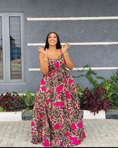 Flowing Outfits, Long Ankara Dresses, Long Flowing Dresses, Best Casual Dresses, African Fabric Dress, African Styles, African Lace Dresses