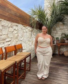 Riley Hemson, Plus Size Aesthetic Outfits, Plus Size Cargo, Outfit Curvy, Ibiza Outfits, Plus Size Cargo Pants, Spring Photos, Moda Plus