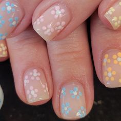 Adorable flower nail art!! @toninailedit_brushednailsalon #nailsnailsnails #nailart Clear Nails Flowers, Dotted Flower Nails, Nails For 10 Year Girl, Flower Dot Nails, Dot Flower Nails, Dot Flower Nail Art, Short Flower Nails, Dotted Nail Art, Nails Dots