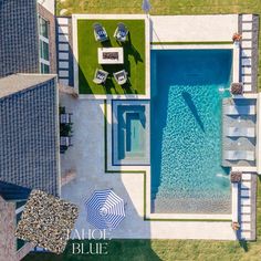 pool design 
modern 
luxury 
outdoor living 
swimming pool 
pool interior
pebble technology
houston
texas
backyard makeover Tropical Swimming Pool, Bright Cushions, Ideas De Piscina, Square Pool, Geometric Pool, Rectangle Pool, Dream Backyard Pool, Organizing Products