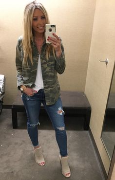 Adrette Outfits, Jean Jacket Outfits, Trending Fashion Outfits, Camo Jacket, Casual Fall Outfits, Street Style Outfit, Fall Winter Outfits, Outfit Idea