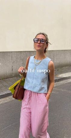 Pink Gingham Pants Outfit, Pink Pants Aesthetic, Cottage Outfit, East Coast Summer Outfits, Bright Summer Outfits, Outfit Inspiration Women, Gingham Pants, Mum Fashion, European Summer Outfits