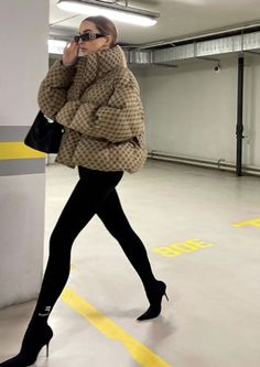 2023 Aesthetic, Models Off Duty Style, New Street Style, Winter Fashion Outfits Casual, Outfits Petite, Paris Outfits, Classy Casual Outfits, Street Style Trends, Trendy Outfit