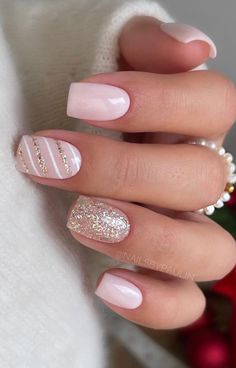 Product options linked! Short Pink Nails, Milky Nails, Pink Glitter Nails, January Nails, Valentine Nails, Nagel Tips, Christmas Gel Nails, Simple Gel Nails, Makijaż Smokey Eye