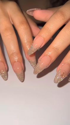 Baddie Nail Inspo Almond, Gold Glitter French Tip Nails Square, Vegas Nails Ideas Sparkle Coffin, Clear Sparkly Acrylic Nails Almond, Short Almond Acrylic Nails Gold, Glam Nails Almond Shape, Shiny Oval Nails, Birthday Nail Ideas Acrylic Almond, Nye Sparkle Nails