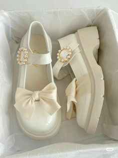 Fairy Shoes, Expensive Shoes, Cute Slippers, Fancy Shoes, Quick Outfits, Girly Shoes, Aesthetic Shoes, Only Shoes