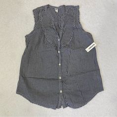 Navy And White Gingham / Plaid Blouse Dark Navy Blue And White Pattern. Has Buttons Down The Front. New With Tags And Never Worn. Old Navy Women’s Medium And Fits True To Size. Blue And White Pattern, Plaid Blouse, Old Navy Women, Dark Navy Blue, Old Navy Tops, Navy Women, White Patterns, Navy Tops, Dark Navy