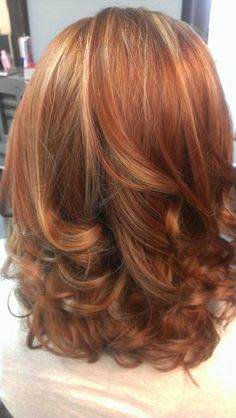 Ginger Blonde Highlights, Ginger With Blonde Highlights, Red Hair With Blonde Highlights, Highlights Curly Hair, Halter Backless Dress, Brown Hair Inspo, Dirty Blonde Hair