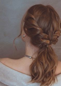 Cute Hair Inspo For Long Hair, Side Of Head Braid Hairstyles, Formal Ponytail Hairstyles Medium Length, Theater Hairstyles, Classy Prom Hair, Simple Prom Hair, Simple Wedding Hairstyles