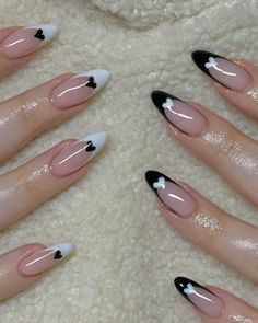 40 Best 2023 Nails to Inspire You Medium Almond Nail Ideas, Black Cute Nails, Black And White Nail, Unghie Nail Art, Valentine Nails, Purple Nail, Luxury Nails, Heart Nails