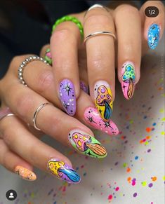 Mushroom Nails, Vintage Nail Art, Vacation Nail Designs, Kylie Makeup, Abstract Nails, Magic Nails, Hippie Nails, Manicure Inspiration, Vintage Nails