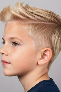 Boys with blonde hair appear so gentlebut this doesn’t prevent them from having a super cool hairstylelike this long top with short undercut sides@portraitengine Blonde Boys Haircut, Boys With Blonde Hair, Haircuts For Little Boys, David Beckham Hairstyle, Boy Haircuts Short, Prince Hair, Boy Haircuts Long, Short Undercut, Toddler Boy Haircuts