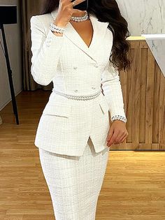 Cute Professional Outfits, Fitted Midi Skirt, Plain Jacket, Outfit Elegantes, Elegant Jacket, Woman Suit Fashion, Suit Fashion, Workout Jacket