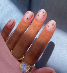 Nail Do It Yourself Nails, Minimal Nails Art, Minimal Nails, Basic Nails, Sparkle Nails, Minimalist Nails, Xmas Nails, Funky Nails, Chic Nails