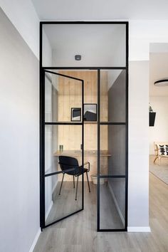 sleek-design-iwd-french-interior-door-with-single-sidelight-square-transom-cifd-in018 French Minimalist Interior, French Minimalist, Tiny Office, Modern Home Offices, Office Nook, Glass Partition, Studio Apartment Ideas, Small Home Office, Internal Doors