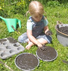 Mud Recipe, Baking Soda Experiments, Magic Mud, Muddy Puddle, Mud Pies, Family Day Care