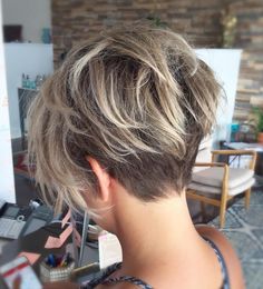 Top 50 acconciature per capelli corti e fini 2024 capellidistile.it Girl Hairstyle, Short Wavy Hair, Hair Brained, Undercut Hairstyles, Haircut For Thick Hair, Short Blonde, Short Blonde Hair, Short Hair Cuts For Women