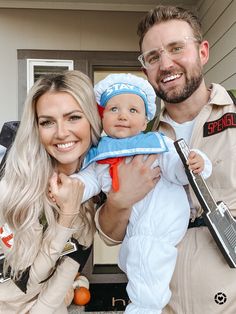 Ghost Busters Family Costume Baby, Ghostbusters Family Costume Halloween, Family Ghostbusters Halloween Costumes, Ghost Busters Couple Costume, Mommy And Newborn Halloween Costumes, Ghost Busters Costume Family, Ghost Buster Family Costumes, Ghostbuster Family Costume Ideas, Family Ghost Busters Costumes