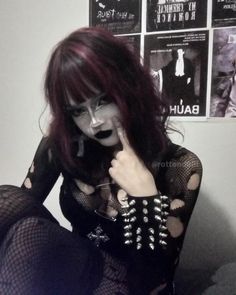 Mommy Makeup, Goth Outfit Inspo, Goth Outfit Ideas, Scene Goth, Goth Music, Goth Subculture, Trad Goth