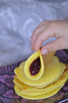 Fancy Food Presentation, Pancake Crepes, Sweet Buns, Bread And Pastries, Pancakes And Waffles, Pancake Recipe, Beignets, Food Presentation, Burritos