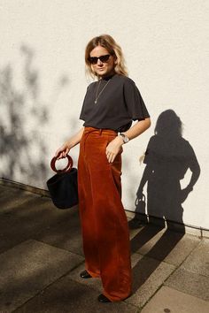 Corduroy Outfits, Orange Outfits, Vintage Outfits 90s, Smart Casual Style, Outfit 90s, 1990's Fashion, Looks Street Style, Mode Inspo