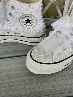 Sneakers Bride, Sneakers Wedding, Bling Sneakers, Xv Dresses, Princess Closet, Converse Platform, Top Pearl, Pearl Shoes, Wedding Sneakers