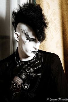 Goth Style Men, Goth Boy Makeup, Masculine Goth Makeup, Goth Substyles, Masculine Goth, Gothic Fashion Men, Gothic Boy, Deathrock Fashion, Goth Boys