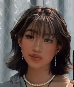 Cute Haircut For Short Hair With Bangs, Cute Shorthair Hairstyles With Bangs, Short Hair W Fringe, Short Round Layered Haircut, Short Hair With Fringe Aesthetic, Cute Short Haircut With Bangs, Butterfly Haircut With Front Bangs, Cute Short Haircuts For Thick Hair With Bangs, 90s Medium Haircut With Bangs