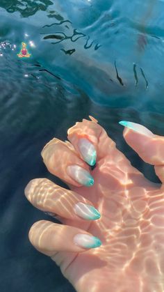 Sea Nails Aesthetic, Nail Beach Ideas, Ocean Inspired Nail Art, Beach Astethic Nails, Be Achy Nails, Bali Nails Idea, Beach Girl Aesthetic Nails, Florida Beach Nails, Maldives Nails Design