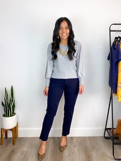 Navy Blue Pants Business Casual Women, Navy Blue Pants Outfit Dressy, Blue Casual Pants Outfit, Navy Bootcut Pants Outfit Work, Business Casual With Sandals, Casual Spring Outfits For Work, Fall Work Dinner Outfit, Navy Pants Business Casual Women, Womens Navy Blue Pants Outfit