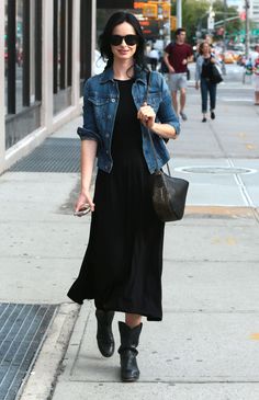 Gamine Outfits, Street Style Nyc, Krysten Ritter, Casual Denim Jacket, Best Leather Jackets, Soft Gamine, Denim Jacket Outfit, Nyc Street Style, Petite Fashion Tips