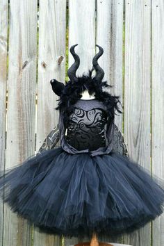 Raven Feathers, Disney Villain Party, Karneval Diy, Sleeping Beauty Party, Villains Party, Detachable Cape, Fantasy Clothes