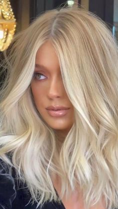 100 Hairstyles, Blonde Hair With Roots, Perfect Blonde Hair, Bright Blonde Hair, Blonde Hair Transformations, Short Silver Hair, Cool Blonde Hair, Light Blonde Hair