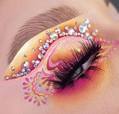 Sailor Moon Palette, Eye Makeup Glam, Moon Palette, Moon Castle, Organization Makeup, Applying Eye Makeup, Makeup Glam