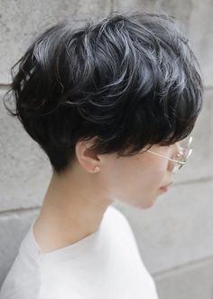 Coral Hair, Asian Short Hair, Short Hair Haircuts, Hair Comb Wedding