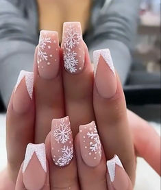 Follow for more interesting Pins!<3 Transform your nails into a winter wonderland with our enchanting Christmas nail paint styles! Embrace the cozy elegance of the season with rich jewel tones, shimmering metallic, and festive patterns that capture the magic of falling snowflakes. Our collection has the perfect shades to make your nails the highlight of any holiday gathering. #winternails #christmasnails #ladiesfashion #nailpaintstyles #nails #nailpaints #christmas Pretty Nails For New Years, Med Length Christmas Nails, Nail Ideas Acrylic Short Winter, Winter Christmas Nails Coffin, Christmas Nails Acrylic Short Coffin, Fake Nails Christmas, Holiday Nails Coffin Christmas, Christmas Birthday Nails Short, Almond Nails Designs Holiday