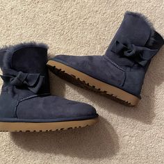 Dark Blue Uggs; Size 5 Kids (6-6.5 Adult Womens) New Never Worn; No Box Blue Uggs, Navy Blue Outfit, Material Gworl, Kids Uggs, 5 Kids, Blue Outfit, Womens Uggs, Ugg Shoes, Bootie Boots