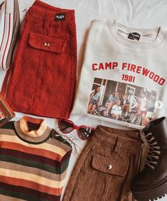 Rust Color Outfits, Flatlay Fashion, Edgy Retro, Hipster Graphic Tees, Hipster Accessories, Minga London, Grandma Vintage, London Look