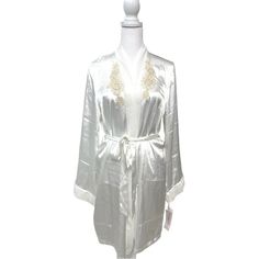 Linea Donatella White Satin Embroidered Robe Size S/M Length 35” New With Tags White Feminine Fitted Robe, White Lace Long Sleeve Sleepwear, Fitted White Satin Robe, White Fitted Satin Robe, Embroidered Robe, Embroidered Robes, Sleepwear Robe, White Satin, Women's Intimates