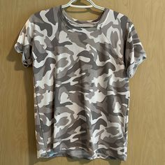 Gray And White Camo Design T-Shirt. Size Medium. Soft Material, Never Worn. Camouflage Crew Neck Graphic Tee, Camo Designs, White Camo, Camo Shirts, Design T Shirt, Camo Print, Soft Material, Gray White, Grey And White