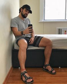 Rebert Souza on Instagram: “🖤🤍” Best Sandals For Men, Man Sandals, Men Sandals, Men's Sandals, Instagram Outfits, Shorts Men, Men Looks, Mens Sandals, Bearded Men