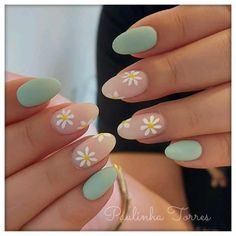 Cute Almond Summer Nails, Nail Inspo Floral, Rave Nails, Uñas Aesthetic, Green Acrylic Nails, Short Acrylics, Graduation Nails, Spring Acrylic Nails