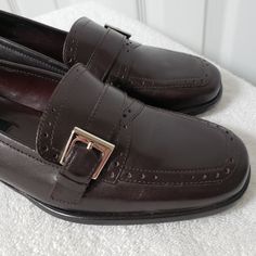 Vintage Etienne Aigner Loafers Deep Wine Colored Leather Slip On Side Buckle Detal Stacked Heel Classic Dress Or Casual Nwot Ladies Size 6 Elegant Formal Purple Loafers, Elegant Purple Formal Loafers, Elegant Purple Slip-on Loafers, Elegant Purple Leather Loafers, Buckle Loafers, Etienne Aigner, Wine Colored, Colored Leather, Classic Dress