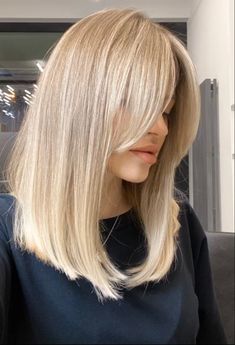 Trendy Short Hair Cuts, Platinový Blond, Asian Haircut, Straight Blonde Hair, Awesome Hair, Blonde Hair Inspiration, Trendy Short Hair, Hair Haircuts