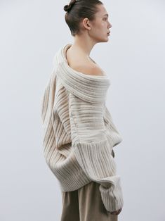 (Pre-order) Becca Oversized High Roll Knit Pullover, Birch – SourceUnknown Casual Pullover Sweater, Pull Oversize, Solid Color Sweater, Winter Chic, Estilo Chic, Sweater Collection, Oversized Pullover, Collar Designs, Loose Sweater