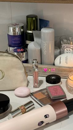 beauty Victoria Secret Makeup Bag Aesthetic, Luxury Makeup Products Aesthetic, Whats In My Makeup Bag Coquette, Dark Feminine Aesthetic Makeup Products, Pink Girly Things, Makeup Videos, Fitness Beauty