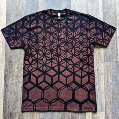 Bleach Dyed Scared Geometry Morphing Fractals T-shirt: Heady - Etsy Bleach Art Clothes, Black Bleached Shirt, Scared Geometry, Bleach Dye Shirts, Diy Glue, Bleached Tees, Painted Clothes Diy, Tie Dye Techniques, Flow Arts